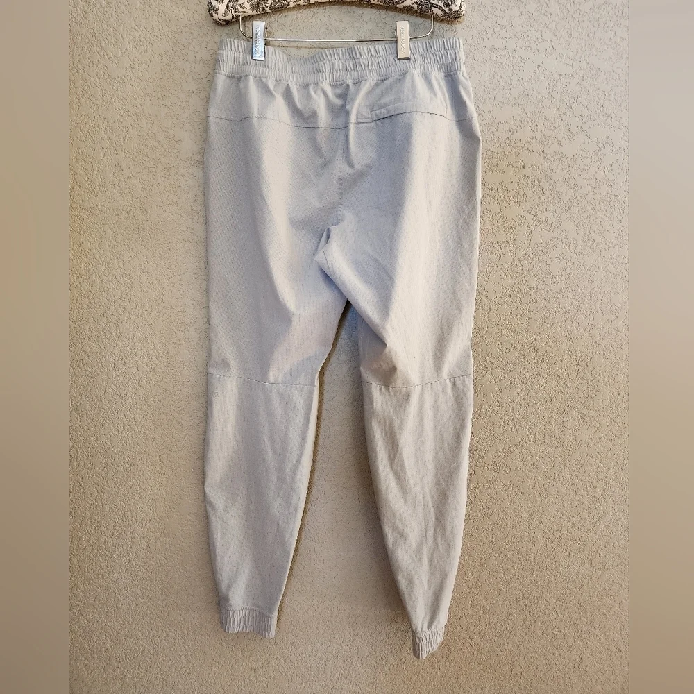 lululemon athletica Men's Light Gray Joggers Size Large
